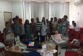 Gestantes participam de curso na Maternidade Evangelina Rosa