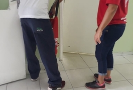 Evangelina realiza manutenção de extintores